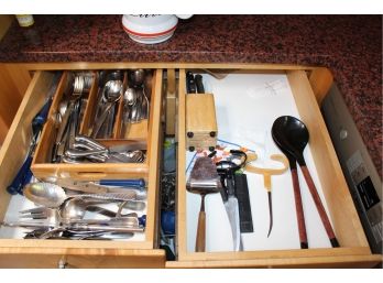 Mixed Lot Of Untensils - Silverwear, Knives, Spoons & More - Good Condition!! Item #26