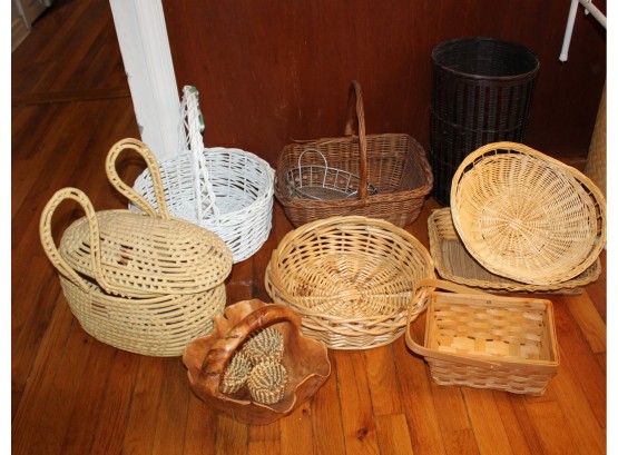 Mixed Lot Of Vintage Wicker Baskets - ASSORTED SIZES!! - Item #111 BSMT