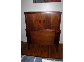 Mid Century Danish Modern Dresser - SPIVACK Living Furniture By Leo H. Spivack Inc. - RETRO! - Item #01 BR1
