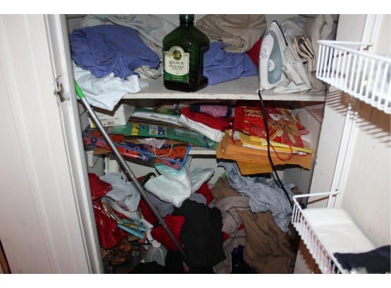 Mixed Closet Lot - Clothes, Blankets,Towels, Cleaning Supplies & MORE!! - Item# 057