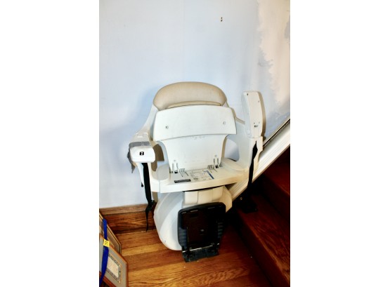 THYSSENKRUP Levant Electric Stair LIft W/ Remote - WORKING CONDITION!! Item#381 DR