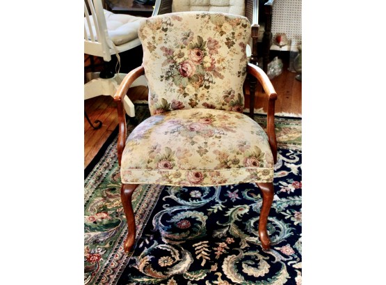 VINTAGE Chair - Beautifully Accented With Wood & Quality Fabric - GREAT CHAIR!! Item#388 LR