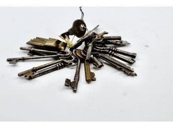 Vintage Keys - Skeleton Keys & MORE - Mixed Lot!! Item #393 BOX