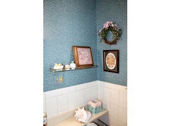 Bathroom & Decorative Items - Shells, Art, Napkin Holder & MORE - MIXED LOT!! Item #148 BR2