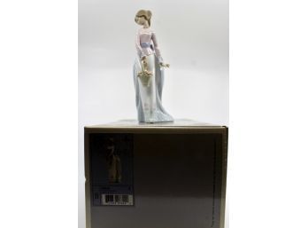 LLADRO No. 7622 'Basket Of Love' - Woman W/ Flowers - NO CRACKS - RETIRED - BOX INCLUDED!! Item #296 LR