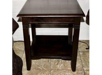Wood End Table - GOOD CONDITION!! Item#138 LVRM
