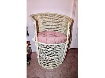 VINTAGE White Wicker Chair - Pink Cushion - GREAT ACCENT TO ANY ROOM!! Item#120 RM2