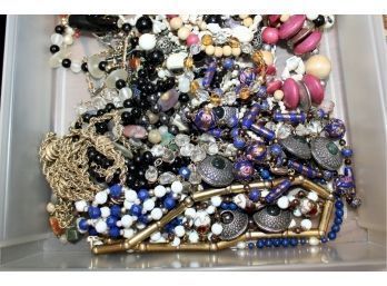 VINTAGE Mixed Lot Of Jewelry - Necklaces! Item#109 LVRM