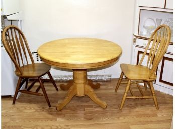 VINTAGE ROUND WOOD DINING TABLE - INCLUDES 2 RETRO CHAIRS - GREAT DECOR!! Item#151 KITC
