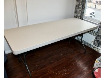 6FT PLASTIC TOP RECTANGLE TABLE - GOOD CONDITION! Item#131 RM2