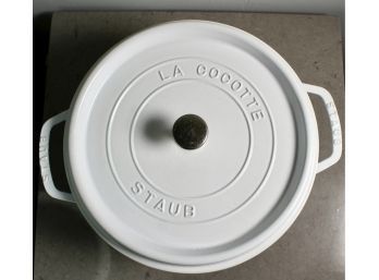 STAUB La Cocotte Signature Cast Iron Round Stock Pot - White - #28 - AMAZING CRAFTSMANSHIP!! - Item#91
