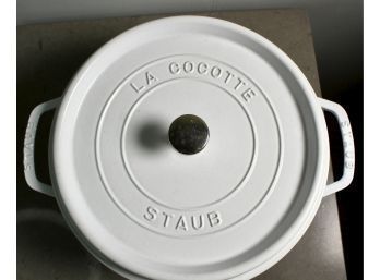 STAUB La Cocotte Signature Cast Iron Round Stock Pot - White - #28 - AMAZING CRAFTSMANSHIP!! - Item#93