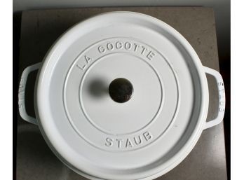 STAUB La Cocotte Signature Cast Iron Round Stock Pot - White - #28 - AMAZING CRAFTSMANSHIP!! - Item#92