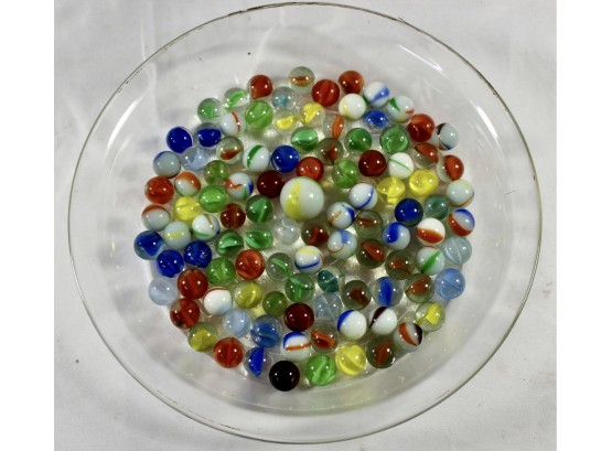 MIXED LOT OF VINTAGE RETRO MARBLES - SOME REALLY COOL COLORS & DESIGNS!! Item#122 BOX