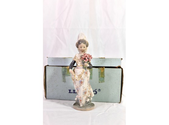 LLADRO VOLENCIANITIA OFRENDA Girl W/ Bouquet Figurine - #1304 - Made In Spain - Porcelain - NEW!! Item#01 LVRM