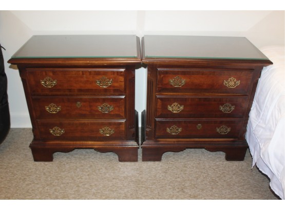 VINTAGE NIGHTSTANDS - LOT OF 2 - WOOD - GLASS TOPS!! Item#118 RM2