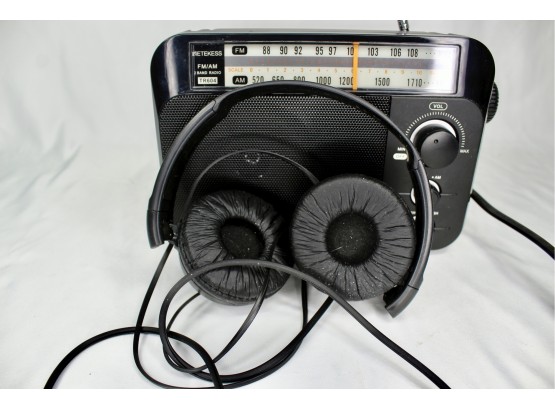 RETEKESS FM/AM 2 BAND RADIO - MODEL #TR604 - SONY HEADPHONES - WORKS!! Item#234 RM2