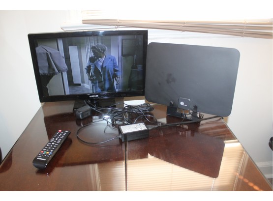SAMSUNG 20' TV - MODEL #UN19F4000AF - ONE DIGITAL INDOOR ANTENNA - REMOTE INCLUDED - WORKS!! Item#117 RM2