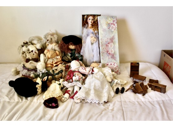 MIXED VINTAGE TOYS LOT - Bears, Bunnies, WNZ Porcelain Doll, Doll House Furniture & MORE!! Item#139 RM2