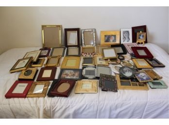 MIXED LOT OF PICTURE FRAMES - SMALLER FRAMES!! Item#115 RM2