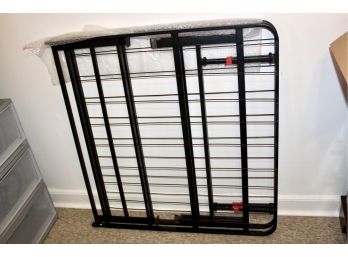 BLACK METAL BED FRAME - TWIN SIZE - LIKE NEW!! Item#147 RM2