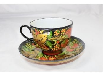 RUSSIAN TEACUP WITH SAUCER - BOLD DESIGN - GOLD TRIMMINGS - VINTAGE!! Item#47 LR