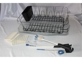 KITCHEN LOT OF DISH CLEANING AND THERMOS - DISH RACK - THERMOS - SQUEEZE BOTTLES - BEER MUG - ITEM#119 LR