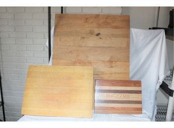 LOT OF CUTTING BOARDS - WOODEN CUTTING BOARDS - BAKING RACK - NON-SKID BLACK LINER - ITEM#120 LR