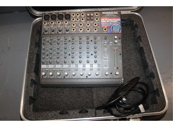 MAKIE 1202-VLZ PRO - 12 CHANNEL MIC/LINE MIXER - XDR EXTENDED DYNAMIC RANGE MIC PREAMPS - WITH CASE - ITEM#33