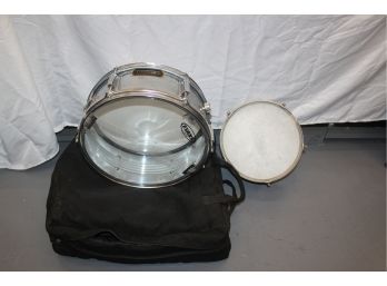 LOT OF 2 SNARE DRUMS - THUNDER SNARE DRUM - SMALLER SNARE DRUM - CASE INCLUDED - ITEM#76