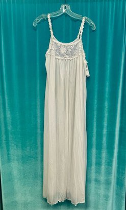 NEW WITH TAGS MISS ELAINE SOLID WHITE WITH LACE NIGHT GOWN SLIP DRESS SIZE SMALL