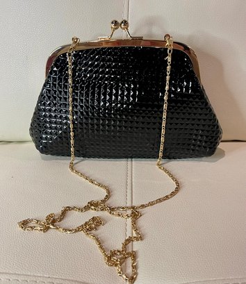 NEW WITHOUT TAGS PATENT STAMPED GLOD FRAME  CHAINED HANDBAG CLUTCH