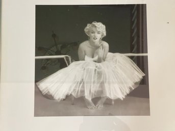 EXTREMELY RARE VINTAGE FRAMED MILTON H GREENE BLACK AND WHITE ICONIC AMERICANA PHOTOGRAPH OF MARILYN MONROE