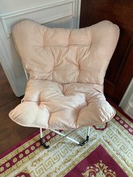 WHATS UP PARENTS OF TWEENS! MINT CONDITION SUPER CUTE & COMPACT PINK CUSHION CHAIR WITH COLLAPSIBLE BASE