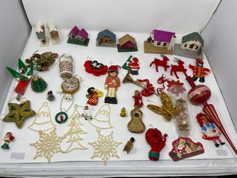 LARGE AND HIGH QUALITY VINTAGE ASSORTED LOT OF CHRISTMAS DECORATIONS & ORNAMENTS