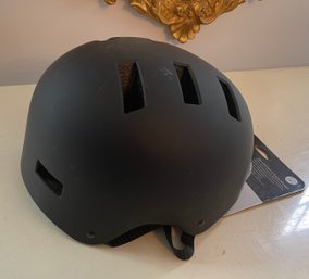 BRAND NEW UNISEX CRITICAL CYCLES BLACK BICYCLE SAFETY HELMET FITS AGES 14
