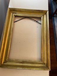 IMPRESSIVE AND HIGH QUALITY VINTAGE GOLD PAINTED GILT WOODEN FRAME MID SIZE