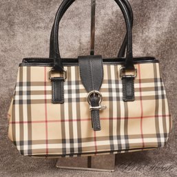 THE STAR OF THE SHOW! AUTHENTIC AND NEAR MINT BURBERRY LONDON TARTAN NOVACHECK COATED FABRIC EAST WEST BAG
