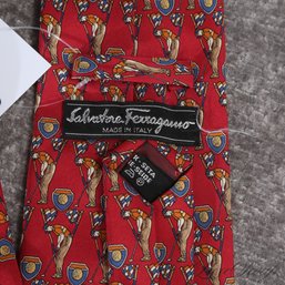 #10 FATHERS DAY PERFECT! SALVATORE FERRAGAMO MADE IN ITALY RED GOLFER AND BADGE MOTIF SILK MENS TIE