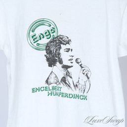 VERY VINTAGE 1970S 1980S WHITE ENGLEBERT HUMPERDINCK WHITE PORTRAIT DRAWING SINGLE STITCH TEE SHIRT M