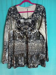 NEW WITHOUT TAGS AVENUE BLACK AND GREY SOFT STRETCH LONG SLEEVE BLOUSE SIZE 18/20