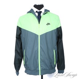LIKE NEW AND RECENT MENS NIKE NEON HIGHLIGHTER GREEN GREY COLORBLOCK HOODED WIND JACKET XL