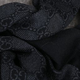 THE STAR OF THE SHOW! AUTHENTIC AND EXPENSIVE GUCCI MADE IN ITALY REVERSIBLE GG MONOGRAM GREY BLACK LONG SCARF