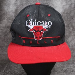 VINTAGE 1990S MICHAEL JORDAN ERA CHICAGO BULLS BLACK HAT NBA OFFICIALLY LICENSED ON TWINS TAG