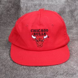 VINTAGE 1990S MICHAEL JORDAN ERA CHICAGO BULLS RED HAT NBA OFFICIALLY LICENSED ON G-CAP TAG YOUTH 3-8