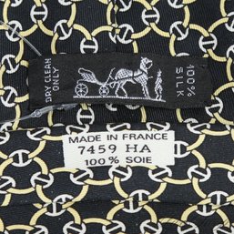 #4 NEAR MINT AND FANTASTIC HERMES MADE IN FRANCE MENS BLACK SILK TIE WITH GOLD AND SILVER CHAIN D'ANCRE MOTIF
