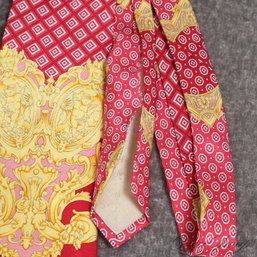 #10 RARE AND COLLECTIBLE VINTAGE EARLY GIANNI VERSACE RED PINK AND GOLD DIAMOND BAROCCO V-TIP MENS SILK TIE