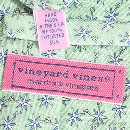 SUMMER FRESH! MENS VINEYARD VINES LIME GREEN FOULARD TWILL  SILK TIE WITH NORTH STAR COMPASS MOTIF