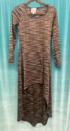 ROMEO & JULIET LONH SLEEVE BACK HOLE BROWN AND GREY TONE KNIT STRETCH DRESS SIZE S