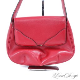 AN INCREDIBLE AND RARE VINTAGE GUCCI MADE IN ITALY CHERRY RED TEXTURED LEATHER FOLDOVER KISSLOCK HOBO BAG